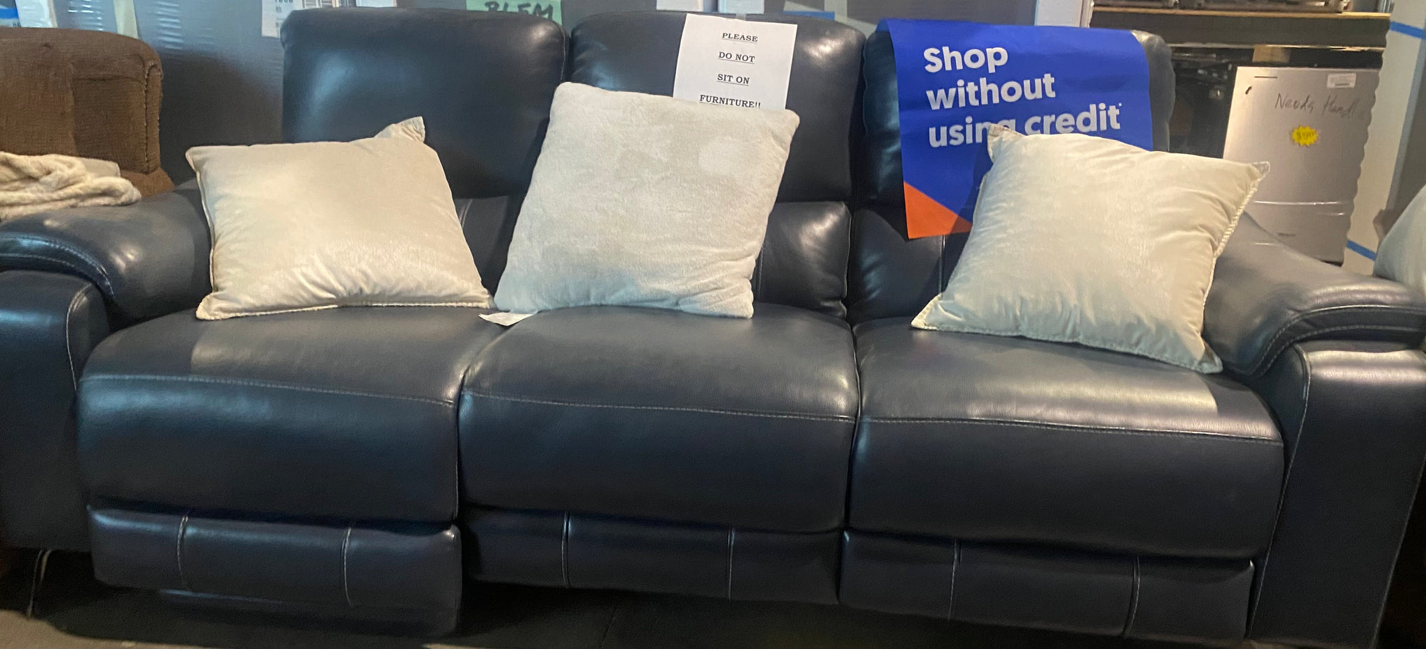 ASSORTMENT OF SOFAS AND COUCHES stlapplianceoutlet