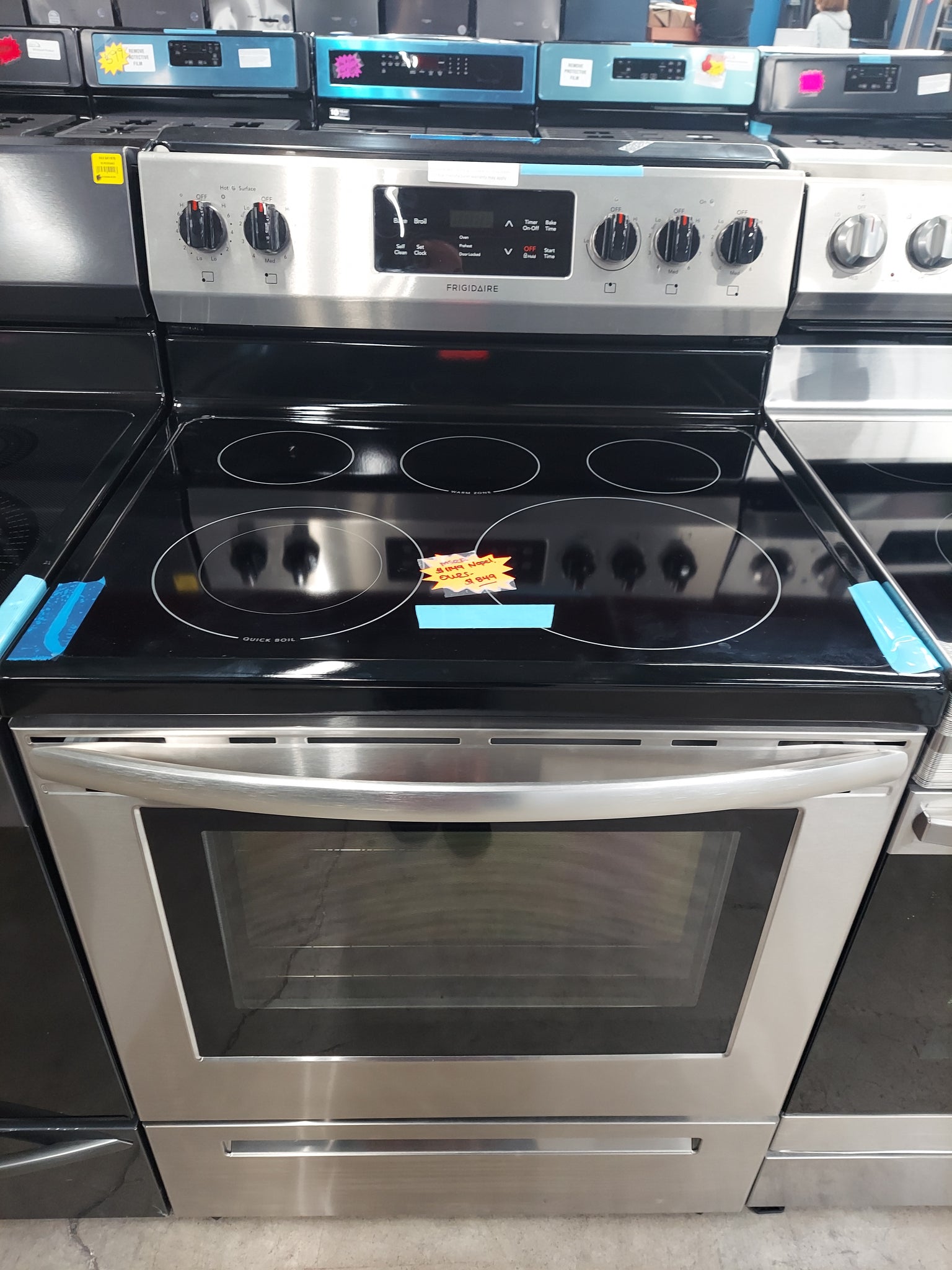 FRIGIDAIRE 30 INCH FREE STANDING SMOOTH TOP ELECTRIC RANGE 4